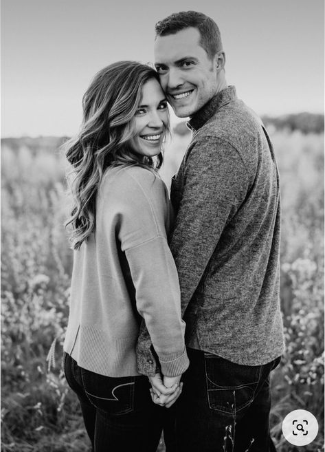 Spouse Pictures Photo Ideas, Cute Poses With Husband, Couples Posing Guide, Hugging Engagement Photos, Cute Engagement Pictures Ideas Photo Poses, Couple Poses Looking At Camera, Fall Photo Poses For Couples, Couple Poses Same Height Photo Ideas, Smiling Engagement Pictures