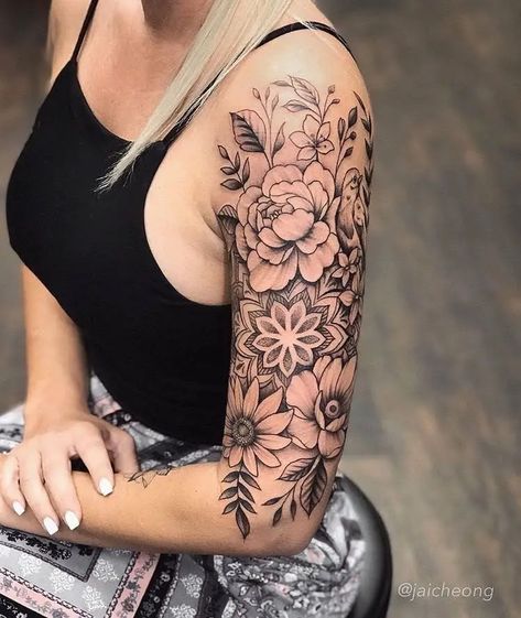 Different Tattoo Styles, Realism Watercolor, Shoulder Sleeve Tattoos, Arm Sleeve Tattoos For Women, Quarter Sleeve Tattoos, Feminine Tattoo Sleeves, Tattoos For Women Half Sleeve, Upper Arm Tattoos, Floral Tattoo Sleeve