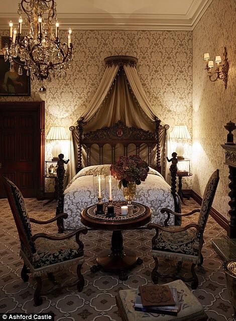 love this. I'd get rid of the people on the post and make it round. I don't know about the chandelier I want the bed only Gothic Canopy Bed, Victorian Bedroom Decor, Victorian Bedrooms, Bedroom Castle, Victorian Curtains, Fancy Bedroom, Canopy Bed Curtains, Castle Bedroom, Victorian Home Interior