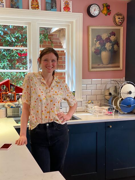 Sophie Robinson and Kate Watson-Smyth take a house tour with singer and Instagram kitchen disco star Sophie Ellis Bextor Sophie Robinson Kitchen, Coach House Interiors, Sophie Robinson Interiors, Soho Farmhouse Interiors, Boho House Ideas, 1920s Kitchen, Kitchen Disco, Barratt Homes, Sophie Dahl