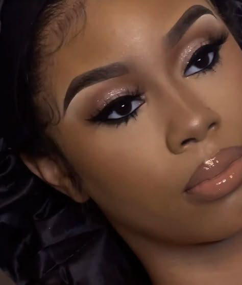 Soft Glam Makeup Black Women Glitter, Hollywood Makeup Look Black Women, Prom Make Up Looks Black Women, Silver Natural Glam Makeup Black Women, Prom Makeup For Light Skin, Cute Natural Makeup Looks For Prom, Prom Natural Makeup Looks, Natural Glam With Glitter, Natural Makeup Looks For Homecoming