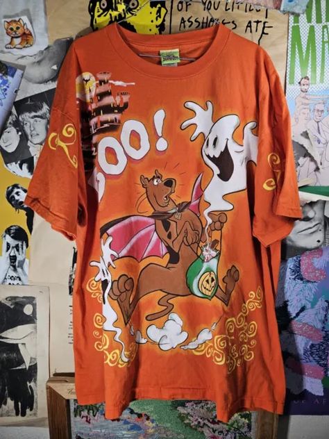 Halloween Shirts Aesthetic, Cartoon Network Halloween, Scooby Doo Shirt, Scooby Doo Cartoon, Nerdy Clothes, Scooby Doo Cartoon Network, Halloween Fright Night, Silly Clothes, Cartoon Shirts