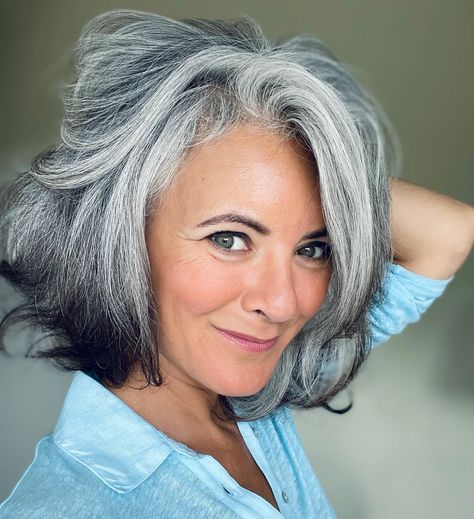 30 Top Salt and Pepper Hair Color Ideas to Try in 2022 - Hair Adviser Salt And Pepper Hairstyles, Grey Brown Hair, Grey Bob Hairstyles, Reverse Ombre, Gray Balayage, Pepper Hair, Ombre Bob, Salt And Pepper Hair, Gorgeous Gray Hair