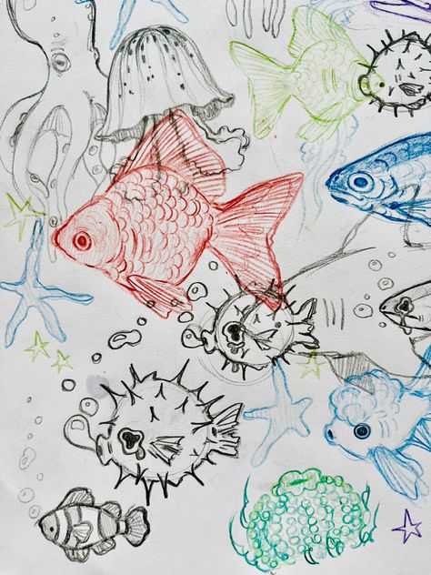 Cool Art Backgrounds Inspiration, Knitted Texture Drawing, Funky Sketch Ideas, Aesthetic Drawing Journal, Aquarium Sketch Art, Fish Bowl Doodle, Different Fish Drawing, Sketches In Notebook, Aesthetic Turtle Drawing