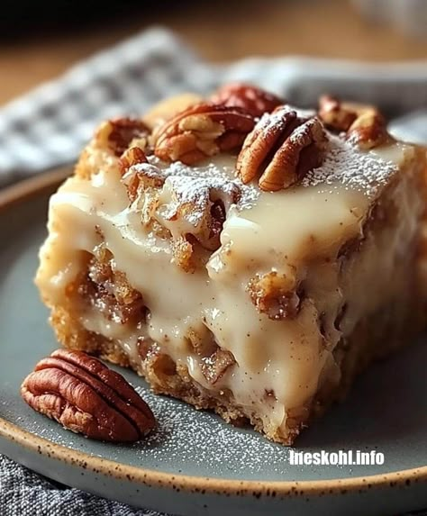 Pecan Pie Bread Pudding Kfc Bread Pudding Recipe, Pecan Pie Bread Pudding With Sauce, Bread Pudding With Pecans, Oreo Bread Pudding, Butter Pecan Bread Pudding, Joanna Gaines Bread Pudding, Peanut Butter Bread Pudding, Paula Deen Dessert Recipes, Desert Pastries