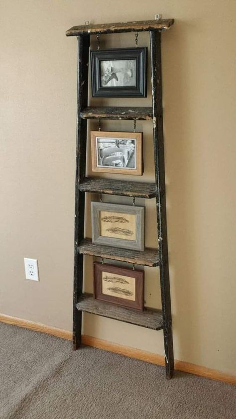 Unique Home Decor Ideas, Vintage Ladder, Deco Champetre, Old Ladder, Framed Photos, Interior Vintage, Furniture Renovation, Diy Farmhouse Decor, Repurposed Furniture Diy