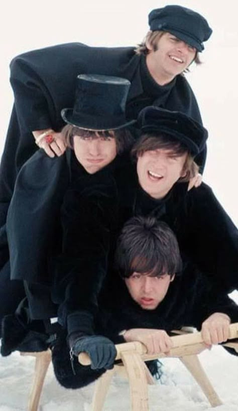 H E L P /poor Paul/ Beatles Help, Beatles Photos, Beatles Pictures, Beatles John, The Fab Four, Paul George, Ringo Starr, George Harrison, John Paul