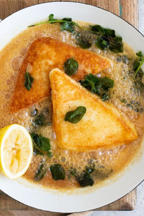 Saganaki on a Sunday ☀️ 🧀: Aphrodite Kefalotyri Saganaki in honey and oregano. Recipe up on the website now! Saganaki Cheese Recipe, Mediterranean Dinner Party, Exotic Food Recipes, Greek Dinner Party, Saganaki Recipe, Oregano Recipes, Greek Dinner, Mediterranean Dinner, Colorado Food