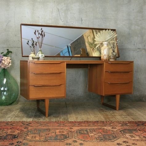 Modern dressing table designs