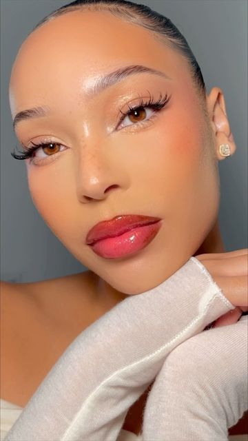 Fall Soft Glam Makeup, Makeup Looks Pink Lips, Brown Shadow Liner, Makeup For Soft Features, Natural Makeup For Work, Saweetie Makeup, Soft Pink Makeup Looks, Dark Brown Lip Liner, Pink And White Makeup