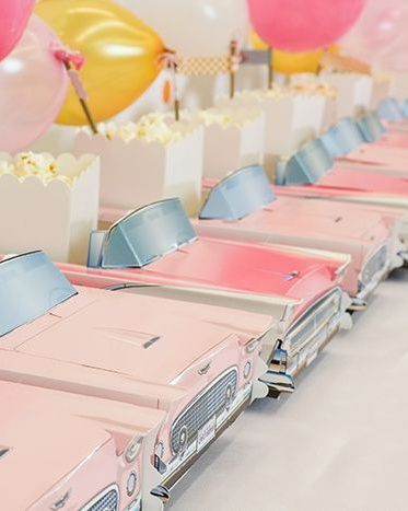 Two Fast Two Furious, Birthday Party Ideas For Teens, Cars Birthday Party Ideas, Vintage Car Party, Gold Cars, Party Ideas For Teens, Party Birthday Cake, Princess Warrior, Racing Party