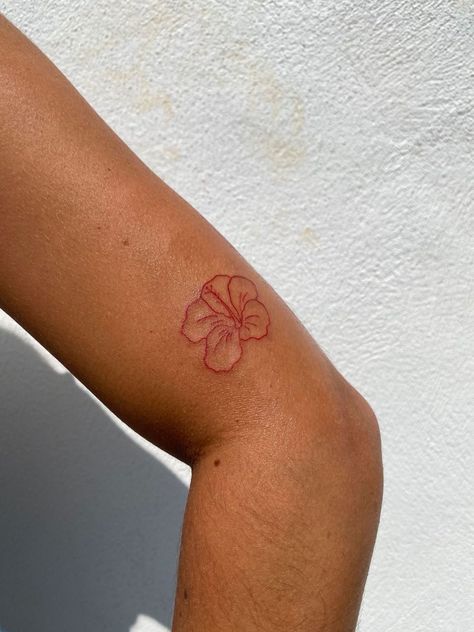 Hibiscus Stick And Poke, Hibiscus Flower Tattoo Fine Line, Hibiscus Color Tattoo, Red Ink Hibiscus Tattoo, Small Red Flower Tattoo, Hibiscus Tattoo Red, Hibiscus Syriacus Tattoo, Back Of Neck Flower Tattoo, Red Hibiscus Flower Tattoo