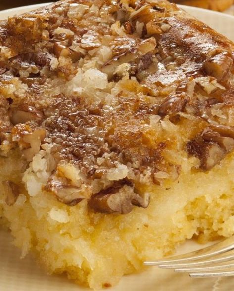 GEORGIA UPSIDE DOWN PECAN CAKE - Grandma's Homemade Goodness Upside Down Pecan Cake, Upside Down Cakes, Pecan Cake, Pecan Recipes, Types Of Cakes, A Piece Of Cake, Toasted Pecans, Upside Down Cake, Special Cake