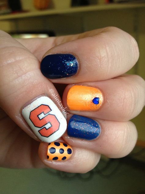 Love this #OrangePride: Syracuse university orange nail art #thingsilove #SUalumna Syracuse University Nails, Syracuse Nails, Orange Nails Art, School Spirit Nails, College Nails, Spirit Nails, Bright Orange Nails, Summer Nail Art Ideas, Neon Orange Nails