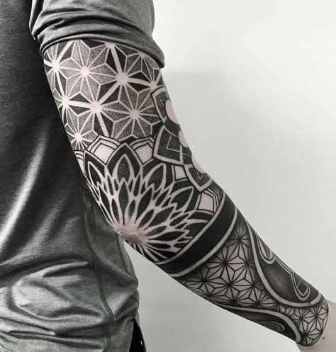 Bold Patterned Geometric Tattoo Gears Tattoo Mechanical, Tattoo Sleeve Filler Backgrounds Men, Geometric Samurai Tattoo, Layered Mandala Tattoo, Mandala Sleeve Tattoo Design Men, Geometric Mandala Sleeve Tattoo, Mandala Tattoo Sleeve For Men, Mandala Tattoo Filler, Tattoo Filler Ideas Men