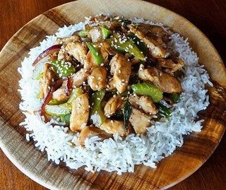 Velveting Chicken, Panda Express Recipes, Black Pepper Chicken, Pepper Chicken, Pepper Steak, Panda Express, Fry Recipes, Chicken Stuffed Peppers, Savory Sauce