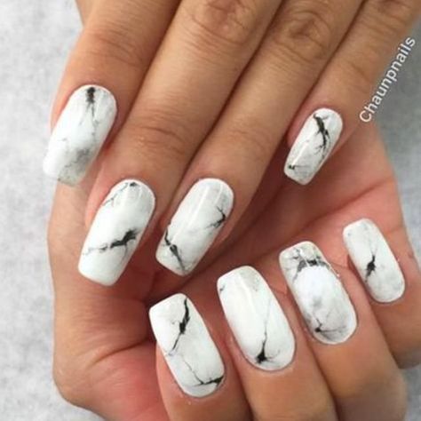 White Marble Nails, Matte Make Up, Marble Acrylic Nails, Stile Kylie Jenner, Unghie Sfumate, Water Nails, Marble Nail Designs, Nagellack Trends, Marble Nail Art