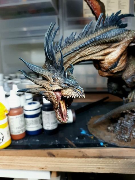 Awesome Dragon Fantastic Beast, Warhammer Paint, Dungeons And Dragons Miniatures, D&d Miniatures, Fantasy Creature, Dragon Sculpture, Dnd Miniatures, Toy Art, Model Paint