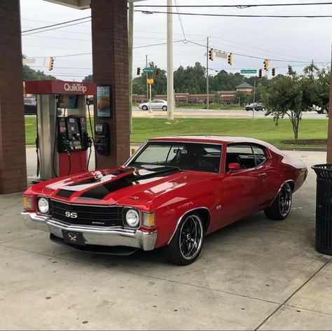 Classic Chevrolet Cars, Cars Old Classic, Old Chevy Cars, 70s Chevy Truck, Chevrolet Aesthetic, Old Fashion Cars, Retro Cars Vintage, Old Chevrolet, 1970 Chevy Chevelle