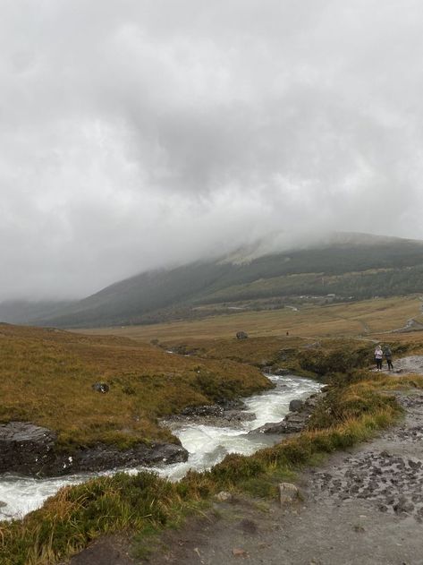 Rainy, foggy day on Isle of Skye in scotland! Even rainy, the beauty of the Isle is captivating. This was during Autumn! #travel #scotland #hiking #isle #isleofsky #scottishhighlands #traveling #nature #scotlandtravel