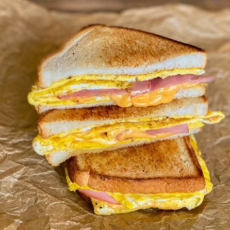 Ham And Egg Sandwich, Jet Tila, Ham Breakfast, Egg And Cheese Sandwich, Breakfast Recipe Ideas, Breakfast Sandwich Recipes, Ham And Eggs, Cheese Breakfast, Breakfast Ideas Healthy