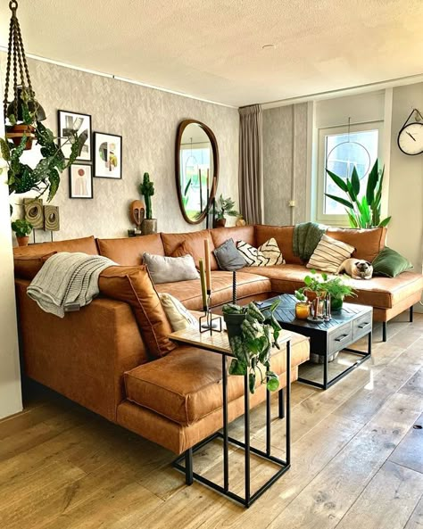 Design With Leather Sofa, Eclectic Decor Brown Couch, Caramel Couch Color Scheme, Chestnut Leather Couch Living Room, Open Concept Boho Living Room, Brown Couch Colorful Living Room, Cozy Living Room With Leather Sofa, Brown Leather Sofa Aesthetic, Boho Living Room Brown Leather Couch