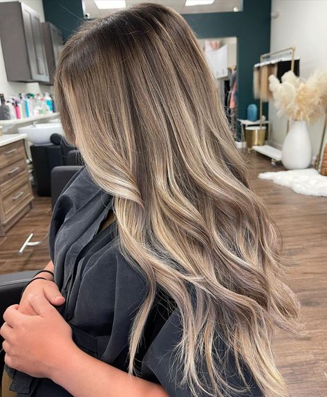 Full Balayage On Brown Hair, Dye Hair Blonde From Brown, Bronde Balayage Brunettes Straight, Highlights With A Shadow Root, Stretched Root Balayage, Blonde And Brown Hair Color Highlights Caramel, Brown Lowlights Blonde Highlights, Highlights With Shadow Root Brunette, Shadowed Root Blonde