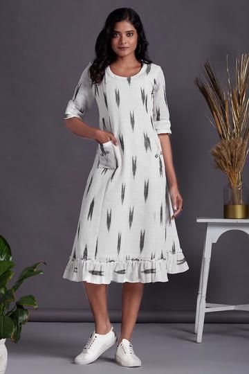 Simple Frock, Cotton Dress Pattern, Cotton Short Dresses, Simple Frock Design, Long Gown Design, Simple Frocks, Casual Frocks, Ikat Dress, Frock Patterns