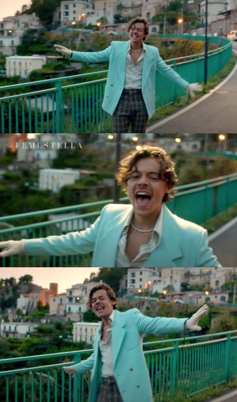 Harry Styles Music Video Outfits, Harry Styles Golden Outfit, Harry Styles Style Inspiration, Harry Styles Golden Music Video, Harry Styles Aesthetic Outfits, Harry Styles Best Outfits, Golden Music Video, Harry Styles Fits, Harry Styles Inspired Outfits