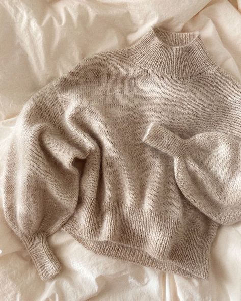 Balloon Sweater, Pull Mohair, Ethical Clothing Brands, Oversize Pullover, Vogue Knitting, Beautiful Sweater, Top 40, Ethical Clothing, Oversized Pullover