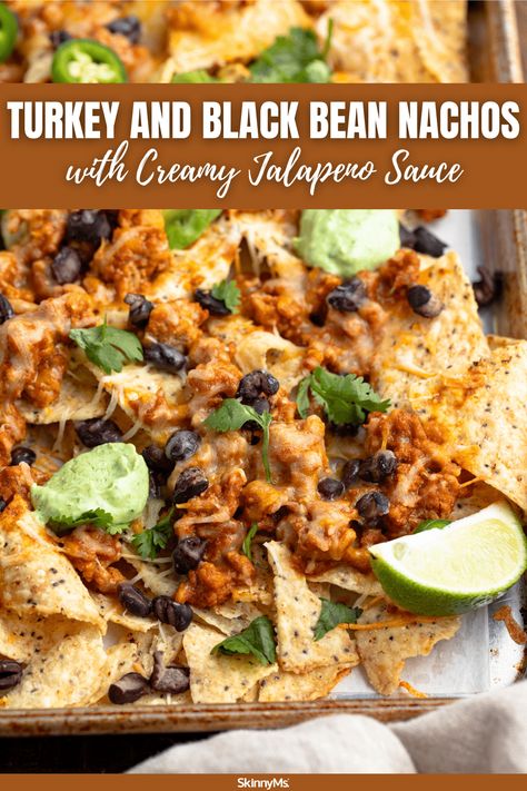 Turkey and Black Bean Nachos with Creamy Jalapeno Sauce Nacho Supreme, Nachos Healthy, Turkey Nachos, Black Bean Nachos, Creamy Jalapeno Sauce, Bland Diet Recipes, Bean Nachos, Yummy Dinner Recipes, Creamy Jalapeno