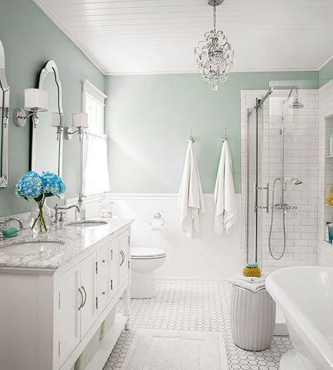 Subtle yet stunning is the name of the color combination in this bathroom. Makeover Kamar Mandi, Budget Bathroom Remodel, Desain Pantry, Bathroom Color Schemes, Master Bath Ideas, Bad Inspiration, Cottage Bathroom, Bathroom Color, Master Bath Remodel