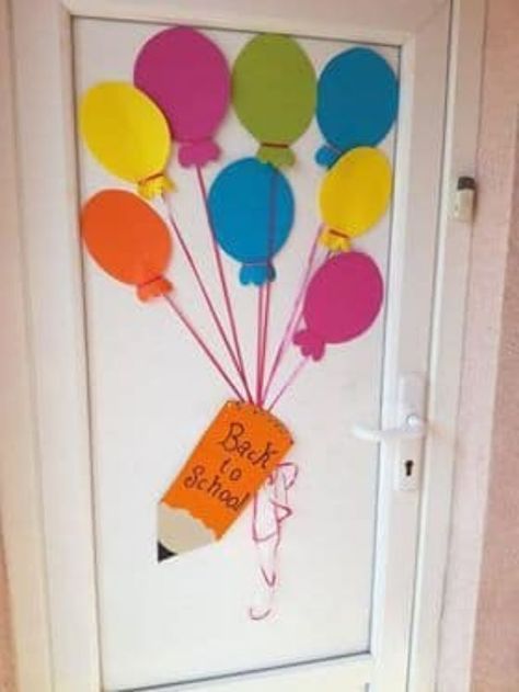 Classroom Door Decoration Ideas, Paper Towel Roll Art, Classroom Wall Decoration, Paper Roll Crafts Diy, Classroom Decoration Ideas, Door Decoration Ideas, Fall Classroom Decorations, Diy Classroom Decorations, School Door Decorations