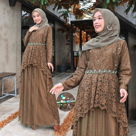 MewahGamis Pesta Brokat ORDER WA 0812-1338-1472 #gamis #gamispesta #gamispestabrokat #gamisbrokat #gamismewah Jakarta Outfit, Malaysia Dress, Gamis Dress, Dress Pesta, Model Gamis, Muslim Fashion Outfits, Batik Dress, Muslimah Fashion, Love Style