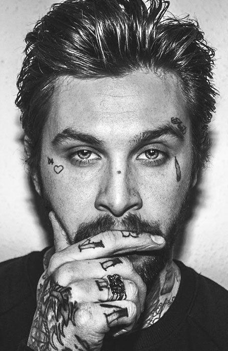 15 Cool Face Tattoos for Ballsy Men - The Trend Spotter Cool Face Tattoos, Star Face Tattoo, Mens Face Tattoos, Teardrop Tattoo, Small Face Tattoos, Traditional Tattoo Man, Herren Hand Tattoos, Man With Tattoos, Tattoos About Mom