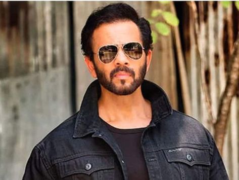 Once lived a difficult life, today are the owners of billions; Know about director Rohit Shetty Check more at https://animeindianews.com/once-lived-a-difficult-life-today-are-the-owners-of-billions-know-about-director-rohit-shetty/ Power Of Universe, I Want To Be Rich, Rohit Shetty, Night Moon, Be Humble, Be Rich, Beautiful Painting, Helping Other People, Lots Of Money