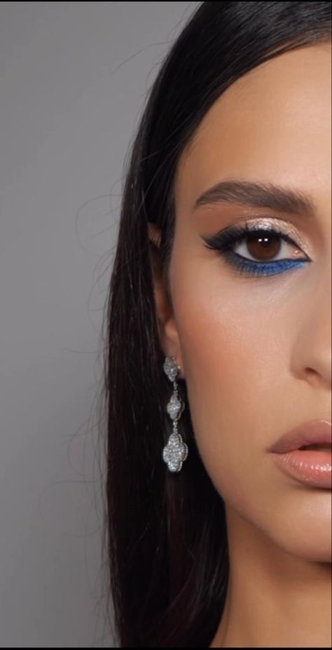 Gold Makeup Looks, Soft Eye Makeup, Brunette Makeup, Eye Makeup Styles, Formal Makeup, Eye Makeup Art, Dress Makeup, Blue Makeup, Makeup Pictures