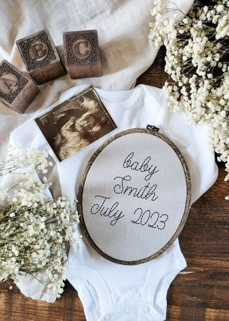 12+ Embroidery Pregnancy Announcements - Leaf and Steel Pregnancy Announcement Pictures, Pregnancy Announcement Photoshoot, Baby Announcement Photoshoot, Baby Name Announcement, Baby Announcement Pictures, Cute Pregnancy Announcement, Name Announcement, Pregnancy Announcement Photos