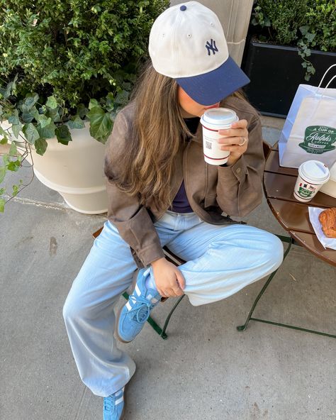 Monday coffee run to start off the week right ☕️🦋 full fit from @citybeachaustralia code:SPICED20 New Yankees Cap Outfit, White Yankees Hat Outfit, Outfits With New York Yankees Hat, Pink Yankees Hat Outfit, Ny Cap Outfit, Yankees Cap Outfit, New Era Cap Outfit, Pink Yankees Hat, New York Yankees Hat Outfit