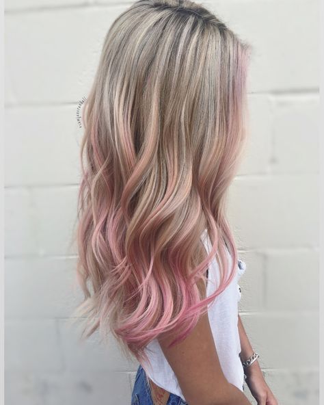 By 3 Bowls of Color Stylist @samjanerandall(IG)  #festivalhair #bonaroo #pinkhair #pinkbalayage Taylor Swift With Pink Hair, Hair With Pink Highlights Blonde, Blush Pink Blonde Hair, Light Pink Lowlights In Blonde Hair, Cute Colours To Dye Your Hair, Rose Gold Ombre Hair Blonde, Pink Hair For Blondes, Blonde Hair With Pink Highlights Summer, Cute Pink Highlights