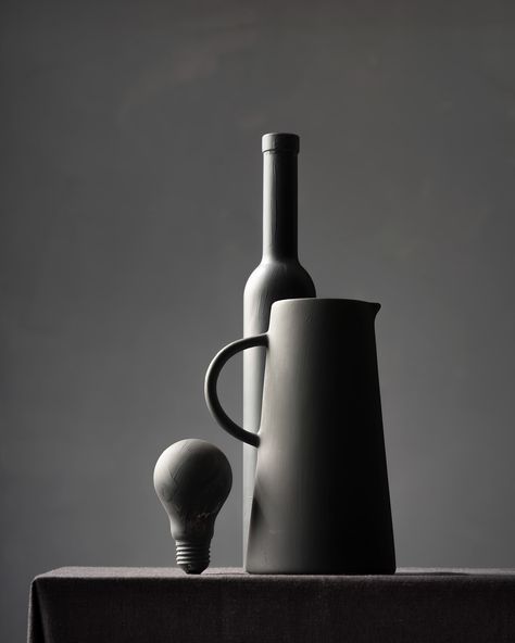 Still Life Photography Black And White, Paiting Model, Cloth Still Life, Inanimate Nature, Still Life Black And White, Black And White Still Life, Wine Wallpaper, Still Life Sketch, Contemporary Still Life