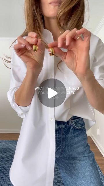 meg on Instagram: "always into a white button-down shirt and denim jeans   button-down @sezane  jeans @reformation  earrings @sezane  flats @jcrewfactory   Comment “links” and I'll send you all the links in a DM! Also have it all linked in my LTK which you can find in my bio 🙌  #momoutfits #momuniform #casualstyle #everydayoutfit #everydaystyle #ootd #classicstyle #outfitinspo #momfits #momootd" Everyday Light Wash Button-up Jeans, Versatile White Button-up Top, Effortless White Button-up Blouse, White Button-up Top With Placket, Relaxed Fit Denim Button-up Top With Snap Buttons, Mom Ootd, Mom Uniform, White Button Down Shirt, Jeans Button