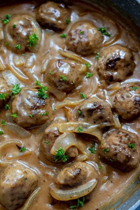 This One-Pan Meatballs and Gravy with Onions is a simple yet satisfying weeknight dinner recipe for the whole family. Easy Swedish-style meatballs smothered with a Sweet Vidalia Onion Gravy served over mashed potatoes, rice or noodles. #meatballrecipes #dinnerideas #weeknightdinnerideas #easydinnerrecipes #swedishmeatballs #onepanmeals #easydinner Sweetish Meatballs Recipe Easy, Meatball Dishes, Meatballs And Gravy, Meatball Dinner, Weekly Recipes, Vidalia Onion, Meatball Recipes Easy, Weeknight Recipes, Diner Recept