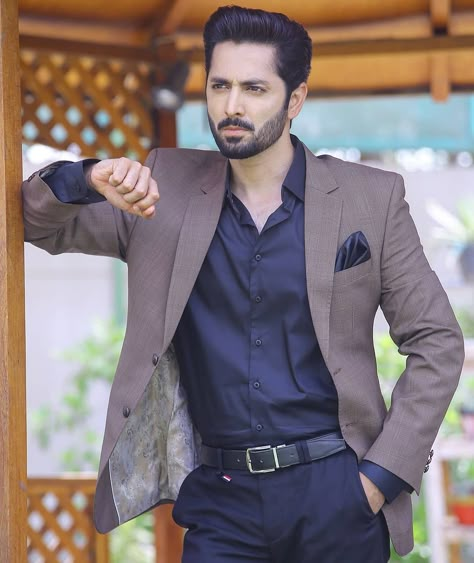 Danish Taimoor Pics, Sultan Durrani, Danish Taimor, Pakistan Actress, Business Casual Attire For Men, Boyz Dpz, Danish Taimoor, Boys Kurta Design, Best Couple Pictures