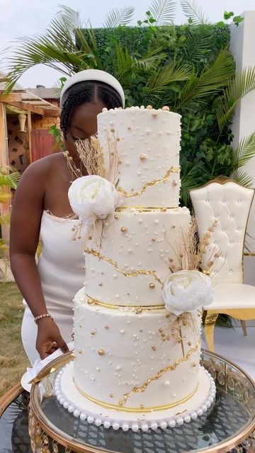 Themes For A Wedding, Rustic Theme Wedding Cake, African Wedding Cake Designs, Wedding Cake Designs Elegant Gold, African Inspired Wedding Cake, Groomsmen Cake Ideas, Wedding Cake Designs Elegant 2024, Nigerian Wedding Cake, Traditional Wedding Cakes In Nigeria