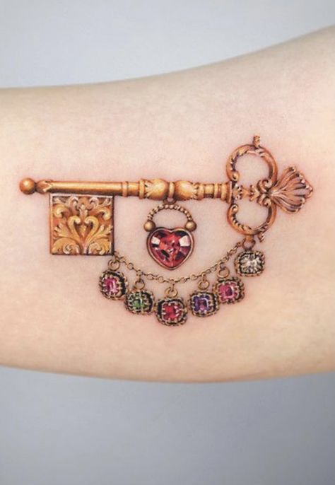 Pandora Tattoo, Kids Name Tattoos, Henna Hand Tattoos, Vintage Tattoo Ideas, Bullet Tattoo, Skeleton Key Tattoo, Locket Tattoos, Small Dragon Tattoos, Hp Tattoo