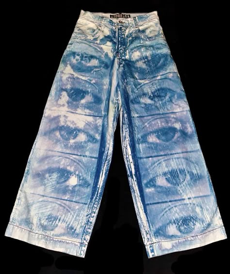 Looks Hip Hop, Cyanotype Process, Painted Clothes, Jeans Diy, Brand Jeans, Art Clothes, Dream Clothes, Look Cool, Diy Fashion