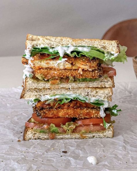 Spicy Buffalo Tempeh Sandwich | Tisha's Veggie Eats Buffalo Sandwich, Buffalo Tempeh, Tempeh Sandwich, Protein Chips, Nonfat Greek Yogurt, Meat Alternatives, Vegan Sugar, Sugar Free Syrup, 2000 Calorie Diet