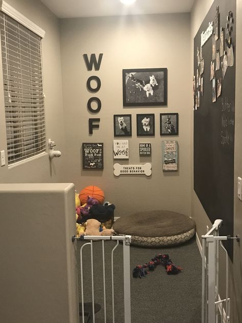 Pet Room Ideas Dogs, Dog Spaces In House, Dog Room Decor, Dog Bedroom, Puppy Room, Dog Corner, Dog Spaces, Dog Room, Dog Things