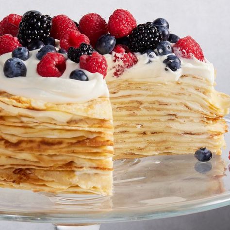 Crepe cake Berry Crepes, Crepe Cake Recipe, Crepe Cake, Crepe Recipes, Easy Brunch, Creamy Desserts, Breakfast Cake, Vanilla Bean, Brunch Recipes